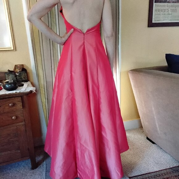 Peach evening gown size 4 - Picture 2 of 3